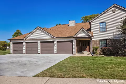763 Weidner Rd #8D2, Buffalo Grove, IL 60089