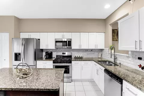 Kitchen - 2492 Reflections Dr, Aurora, IL 60502 photo 3 of 4
