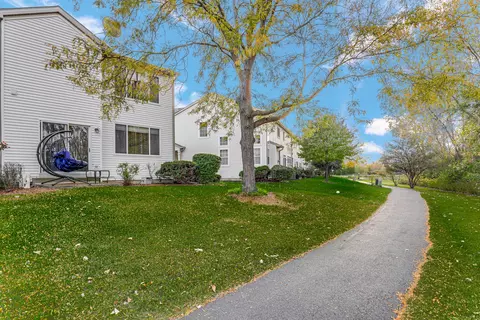 Exterior - 2492 Reflections Dr, Aurora, IL 60502 photo 5 of 5