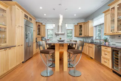475 Circle Ave, Willowbrook, IL 60527 photo 21