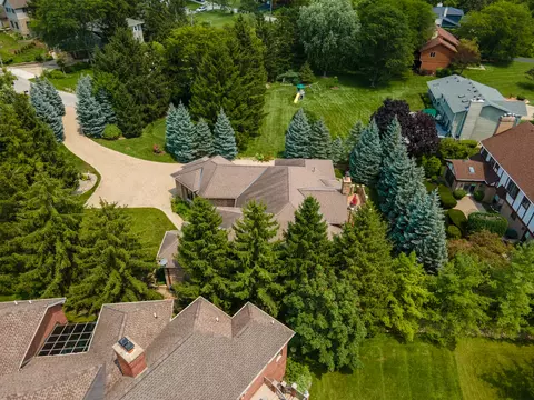 475 Circle Ave, Willowbrook, IL 60527 photo 34