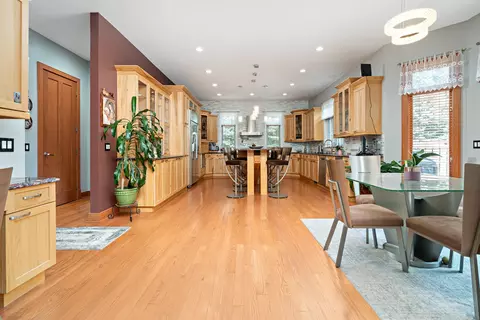 475 Circle Ave, Willowbrook, IL 60527 photo 19