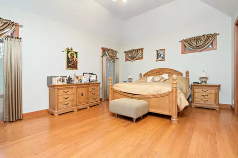 475 Circle Ave, Willowbrook, IL 60527 photo 12