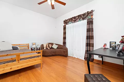 475 Circle Ave, Willowbrook, IL 60527 photo 8