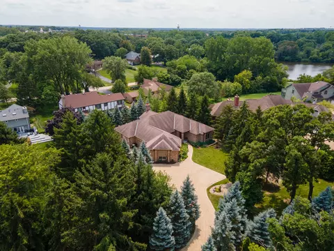475 Circle Ave, Willowbrook, IL 60527 photo 32