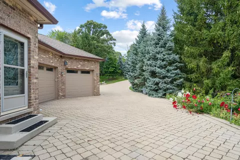 475 Circle Ave, Willowbrook, IL 60527 photo 30