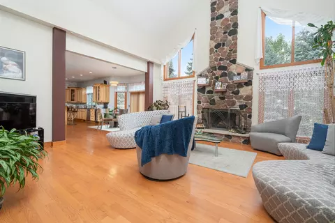 475 Circle Ave, Willowbrook, IL 60527 photo 17