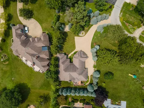 475 Circle Ave, Willowbrook, IL 60527 photo 36