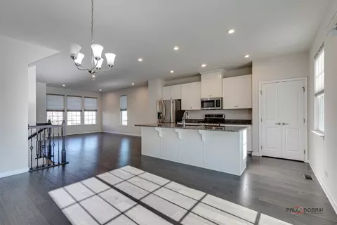 83 Nicholas Dr E, Des Plaines, IL 60016 photo 14
