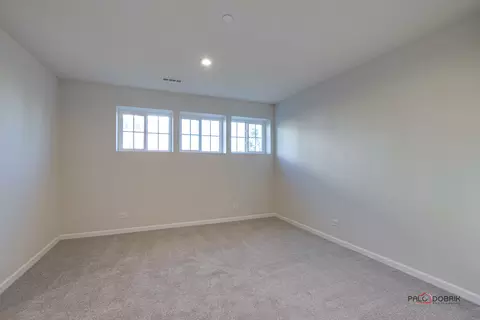 83 Nicholas Dr E, Des Plaines, IL 60016 photo 15