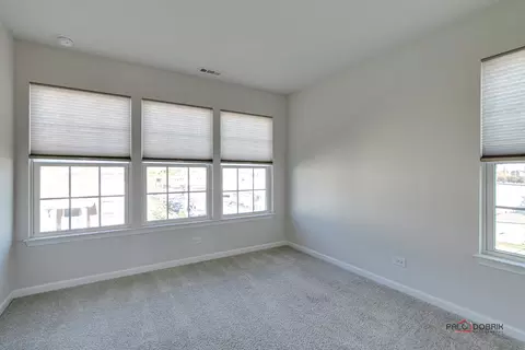 83 Nicholas Dr E, Des Plaines, IL 60016 photo 24