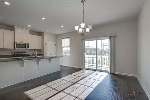 83 Nicholas Dr E, Des Plaines, IL 60016 photo 12