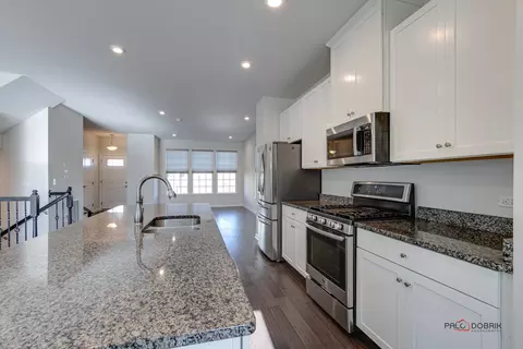 83 Nicholas Dr E, Des Plaines, IL 60016 photo 11