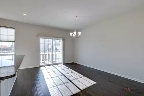 83 Nicholas Dr E, Des Plaines, IL 60016 photo 13
