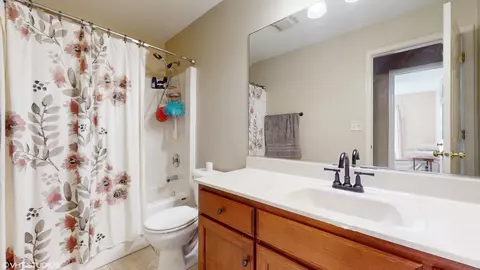 Bath - 26925 Ashgate Xing, Plainfield, IL 60585 photo 4 of 4