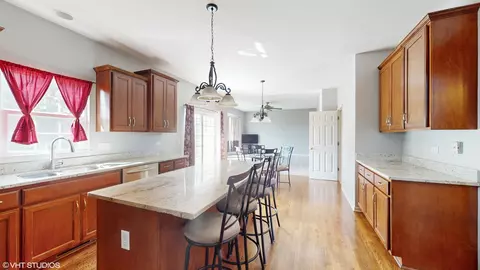 Kitchen - 26925 Ashgate Xing, Plainfield, IL 60585 photo 2 of 3