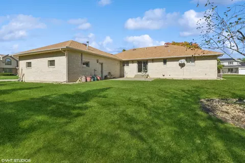 202 Deerhaven Dr, Minooka, IL 60447 photo 13