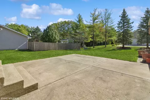202 Deerhaven Dr, Minooka, IL 60447 photo 14