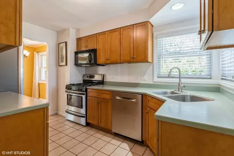 1446 Whitcomb Ave, Des Plaines, IL 60018 photo 5