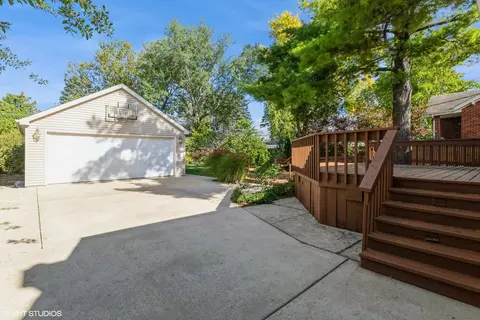1446 Whitcomb Ave, Des Plaines, IL 60018 photo 17