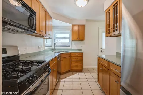 1446 Whitcomb Ave, Des Plaines, IL 60018 photo 4