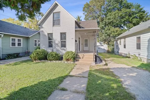 807 W Jackson St, Bloomington, IL 61701