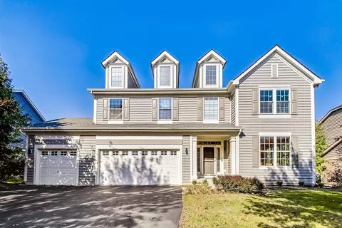 1692 N Haig Point Ln, Vernon Hills, IL 60061