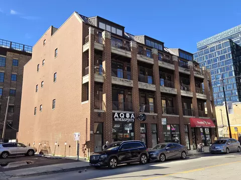 114 N Halsted St #3, Chicago, IL 60661