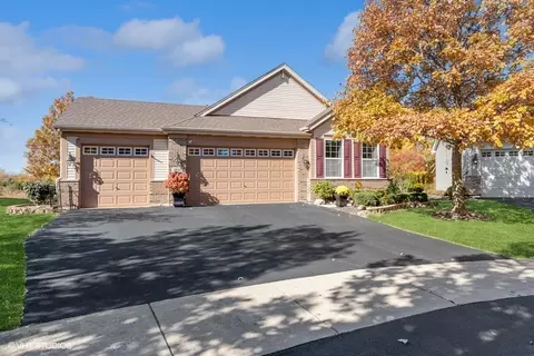 1496 Mansfield Dr, Aurora, IL 60502