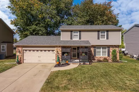 25 Gloucester Cir, Bloomington, IL 61704