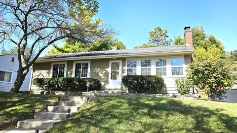 116 Skylark Dr, Rockford, IL 61107
