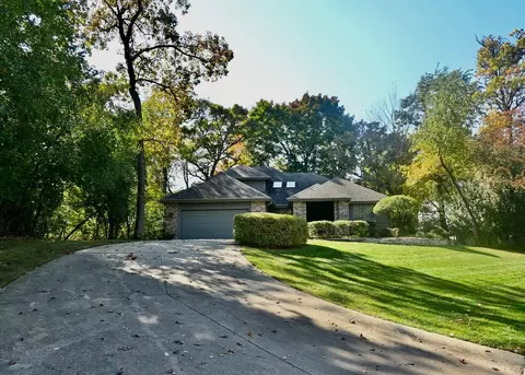 424 Windham Trl, Carpentersville, IL 60110