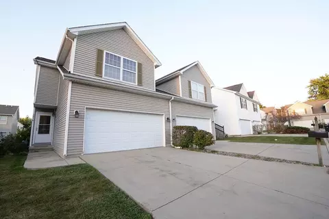1218 Butler Ave, Bloomington, IL 61701