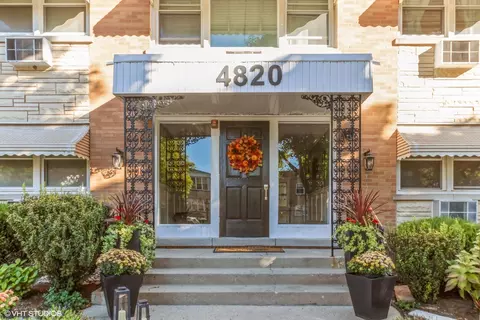 4820 Conrad St #205, Skokie, IL 60077