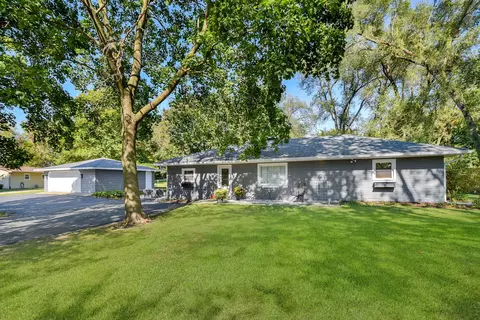 37 W214 Dean St, Saint Charles, IL 60175