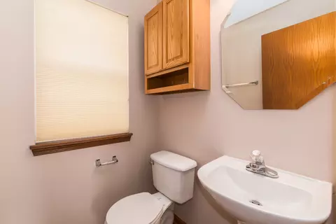 Bath - 10827 Cape Cod Ln, Huntley, IL 60142 photo 1 of 4
