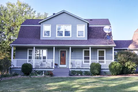 Exterior - 13800 Rockwood Ct, Morrison, IL 61270 photo 3 of 8