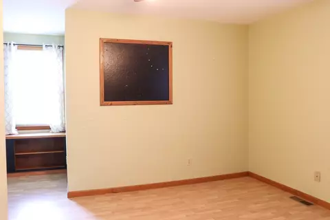 Bedroom - 13800 Rockwood Ct, Morrison, IL 61270 photo 4 of 6