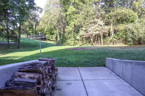 Exterior - 13800 Rockwood Ct, Morrison, IL 61270 photo 6 of 8