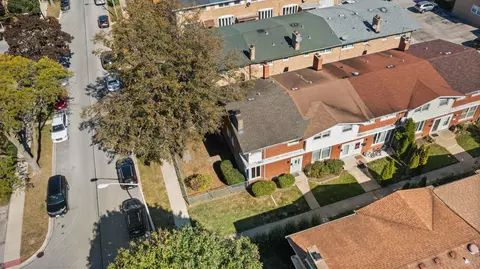 8821 N Grand St, Niles, IL 60714