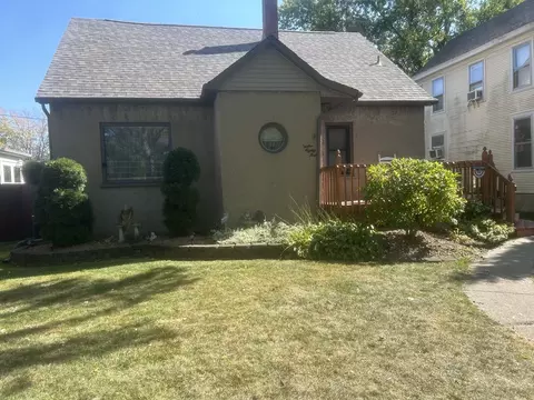 1284 S 5th Ave, Kankakee, IL 60901