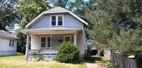 1306 Auburn Ct, Rockford, IL 61101