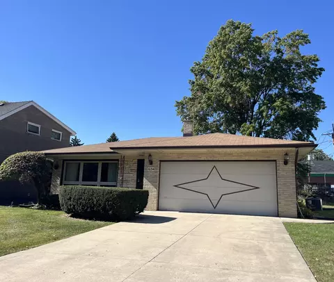 1034 Meadowcrest Rd, La Grange Park, IL 60526
