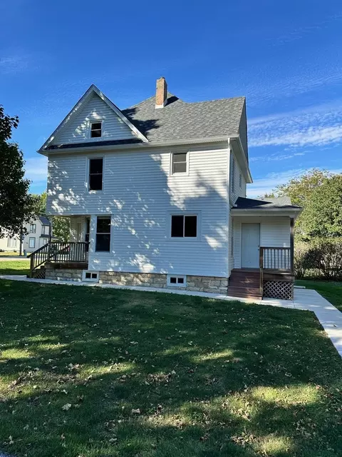 206 N Shabbona Rd, Shabbona, IL 60550
