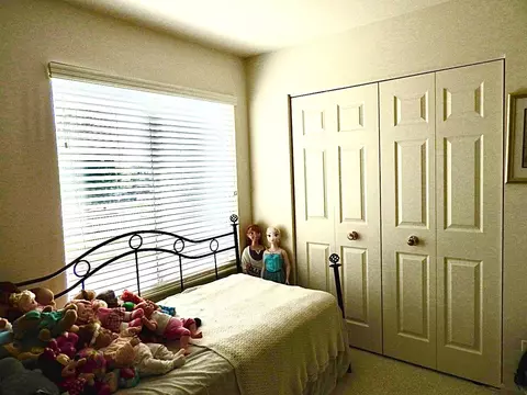 Bedroom - 923 Limerick Ln, Mchenry, IL 60050 photo 2 of 3