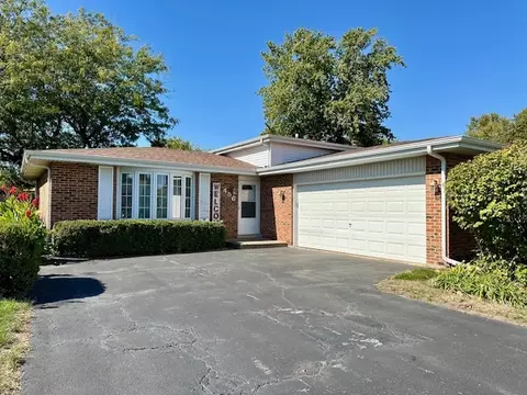 456 S Division St, Peotone, IL 60468