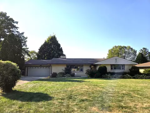 2416 Spring Brook Ave, Rockford, IL 61107