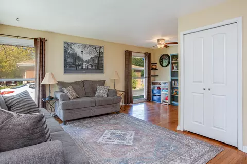 619 S Beverly St, Wheaton, IL 60187 photo 5