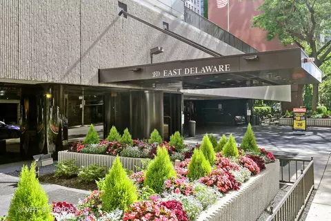 200 E Delaware Pl #10F, Chicago, IL 60611