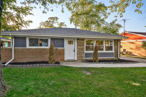 Exterior - 17232 Roy St, Lansing, IL 60438 photo 2 of 6